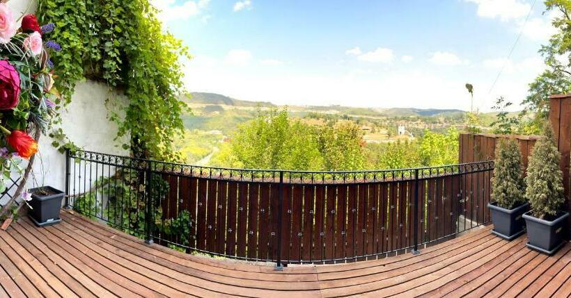 스탠다드 스튜디오 (테라스구비), Tsarevets Residence