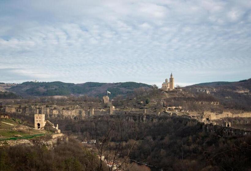 스탠다드 스튜디오 (테라스구비), Tsarevets Residence