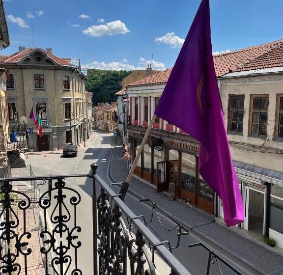 스탠다드 트리플 룸, Tsarevets Residence