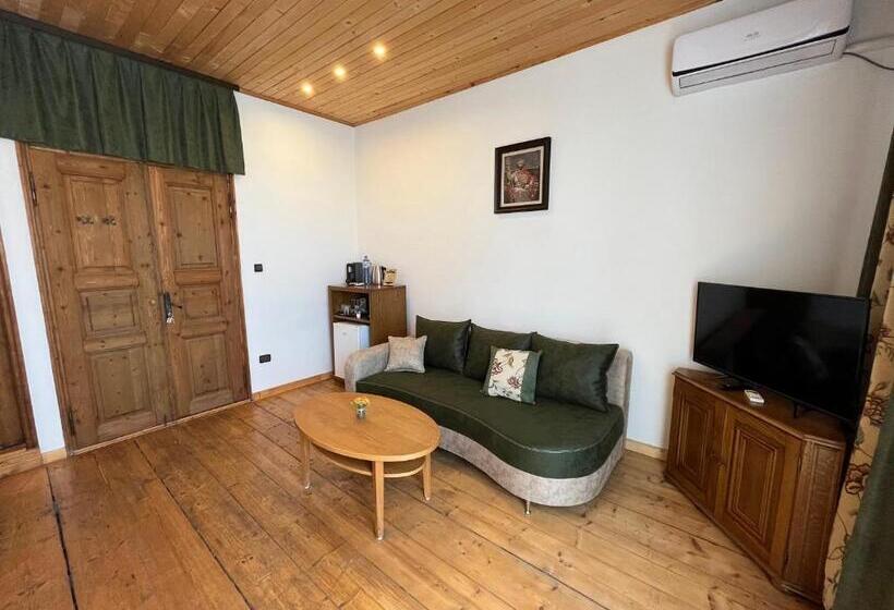 스탠다드 트리플 룸, Tsarevets Residence