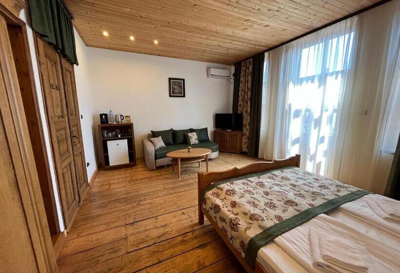 스탠다드 트리플 룸, Tsarevets Residence