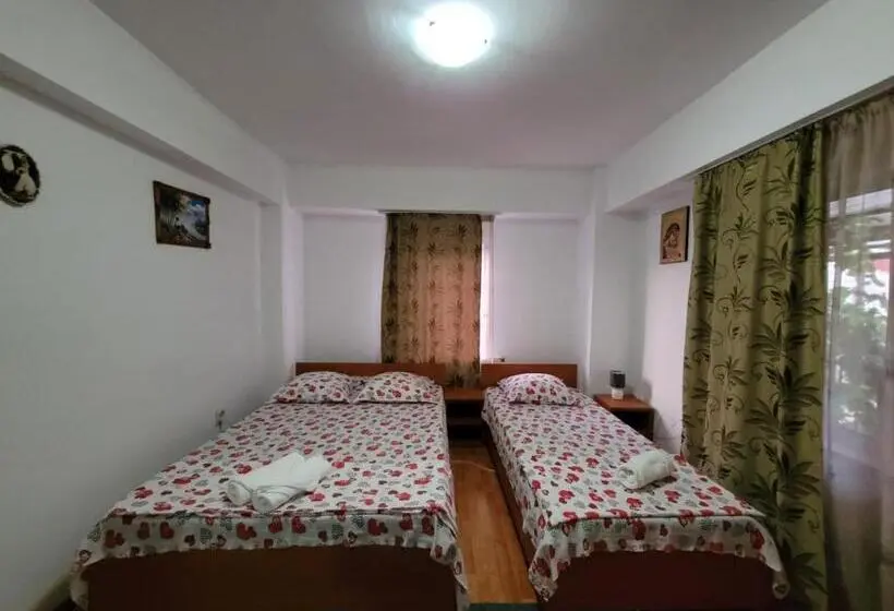 اتاق استاندارد سه تخته با سرویس بهداشتی مشترک, Vila Didi, Mangalia