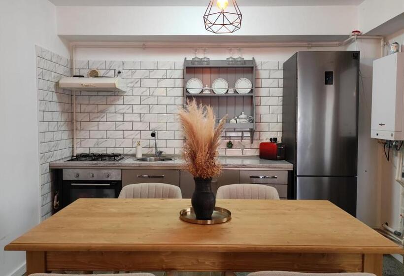 إستديو عائلى, Vila Didi, Mangalia