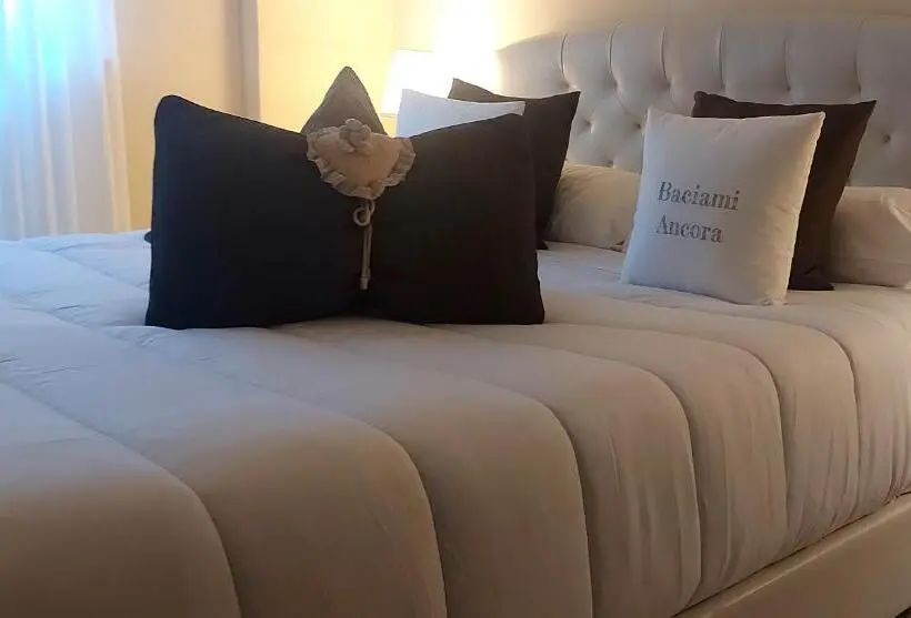 اتاق لوکس با بالکن, B&b Baciami Ancora