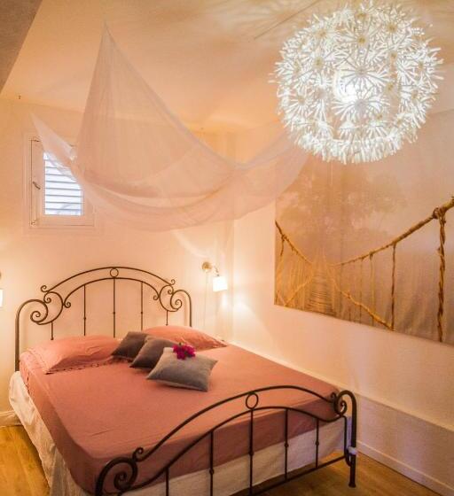 דירת חדר עם טרסה, Carre Royal