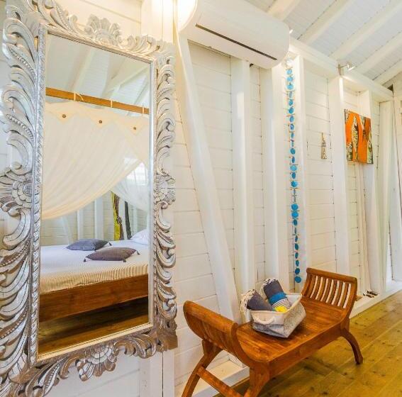 בקתה סטנדרטית עם נוף לים, Carre Royal