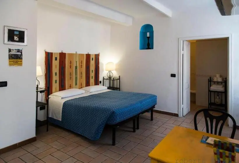 اتاق لوکس, Camere Anna