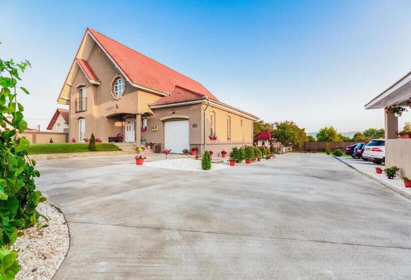 فيلا غرفة نوم واحدة, Casa Iulia