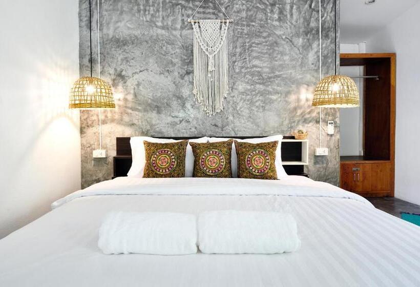 חדר משפחתי, Green Pepper