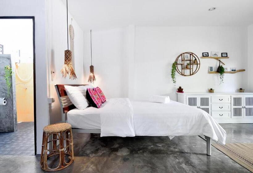 חדר משפחתי, Green Pepper