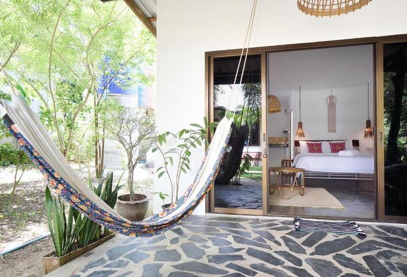 חדר משפחתי, Green Pepper