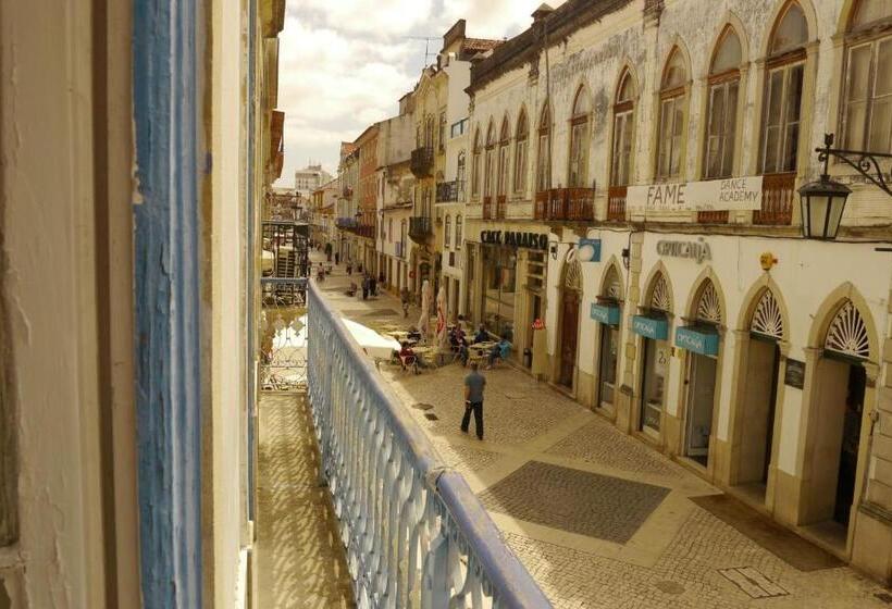 标准单人间共用浴室, Residencial Luz