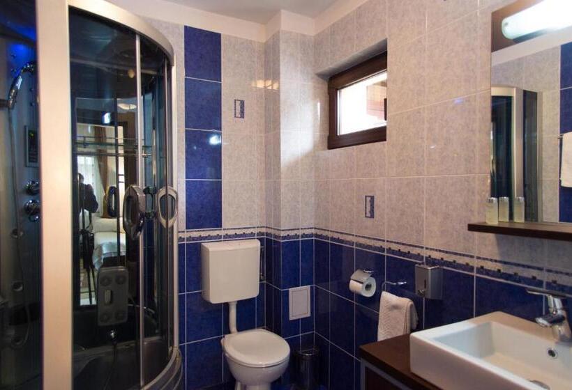 جناح غرفتين نوم, Pension Casa Sara