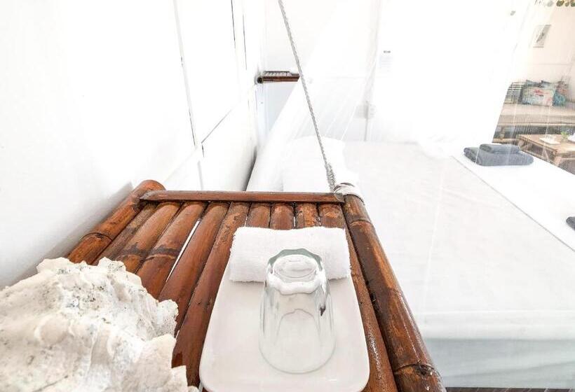 סטודיו סטנדרטי נוף לים, Colorful Hut