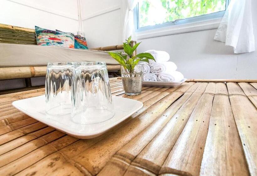 סטודיו סטנדרטי נוף לים, Colorful Hut