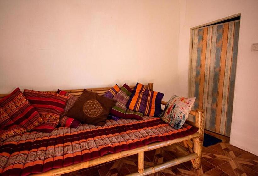 סטודיו סטנדרט עם מרפסת, Colorful Hut