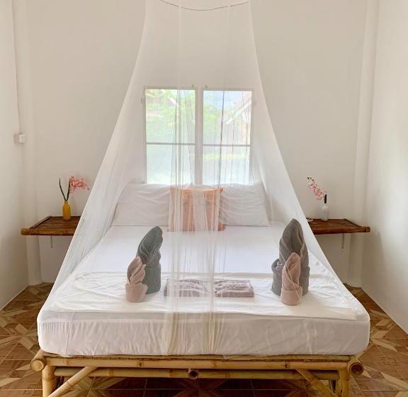 סטודיו סטנדרט עם מרפסת, Colorful Hut