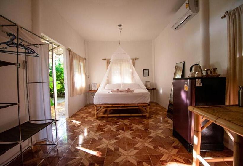 סטודיו סטנדרט עם מרפסת, Colorful Hut