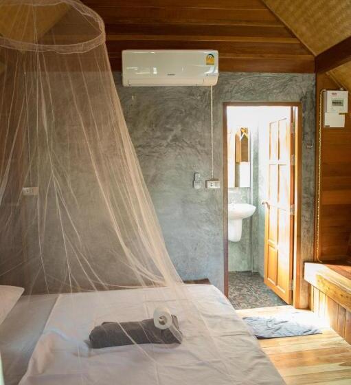 בקתה סטנדרטית, Colorful Hut