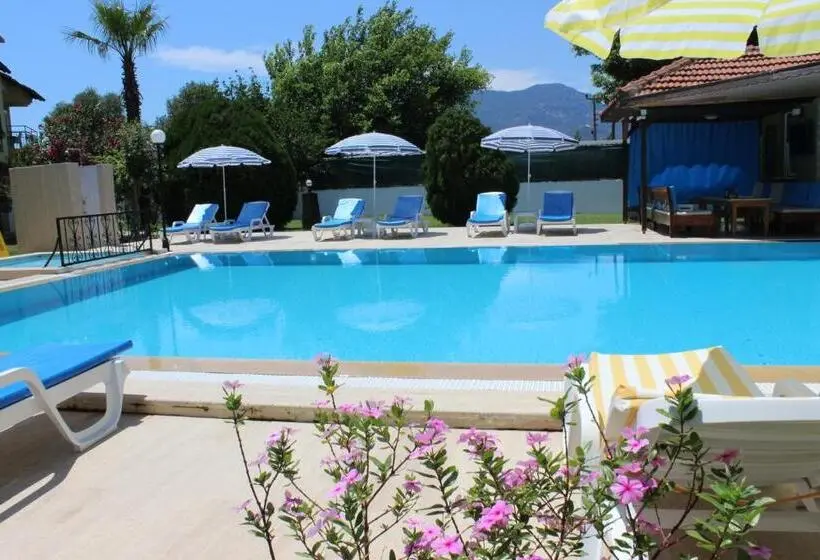 ویلای یک اتاق خوابه با استخر شنا, Summer Life Villa Apart