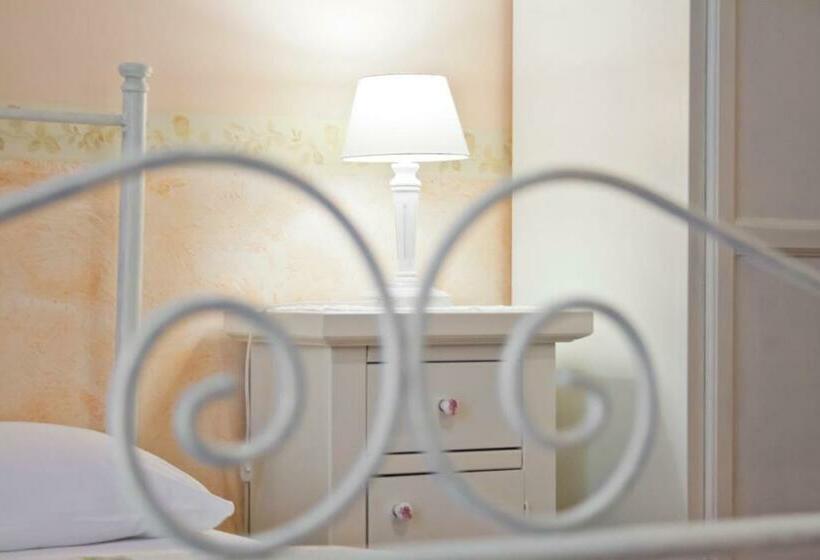 اتاق استاندارد, Villa Liberty Palazzo Gigante