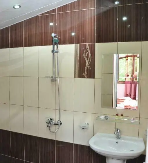 Chambre Triple Standard avec Balcon, Jaky Spa Complex