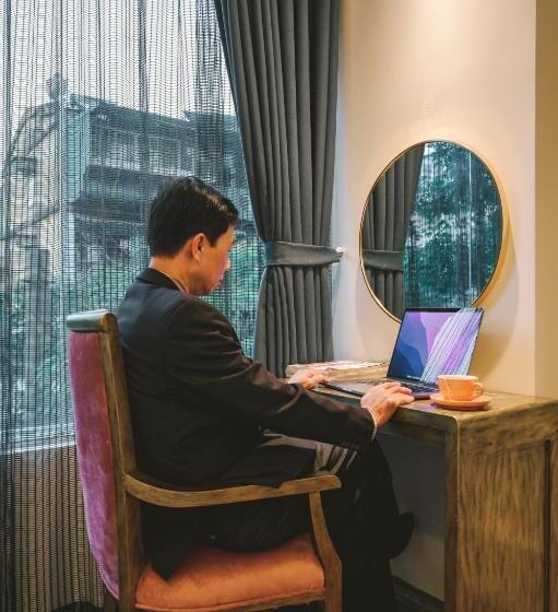 اتاق استاندارد با تخت بزرگ, Mai