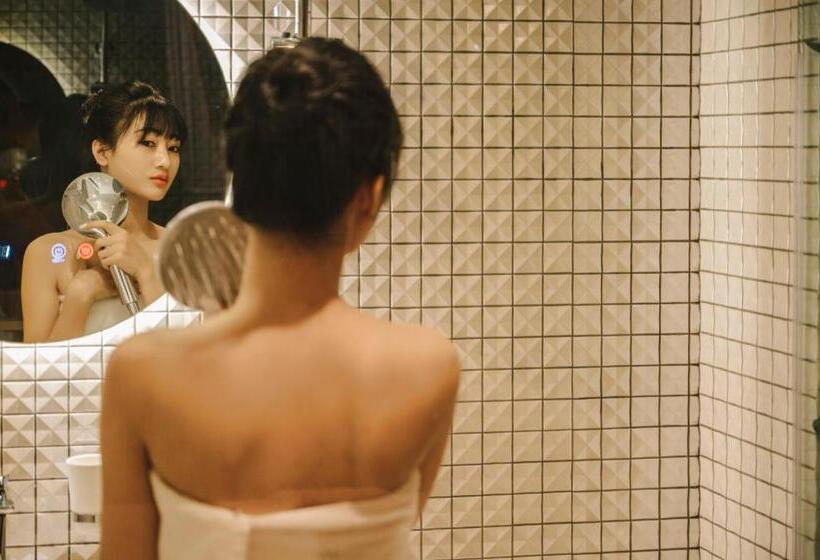 اتاق استاندارد با تخت بزرگ, Mai