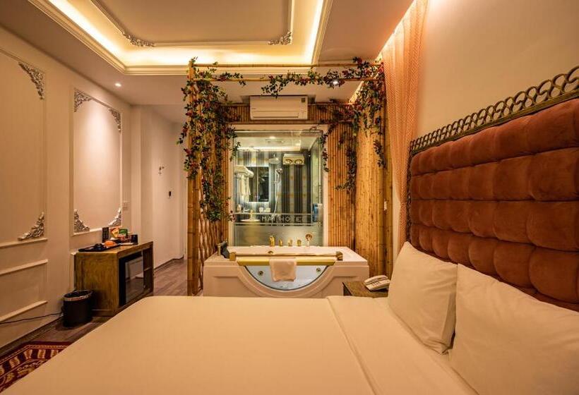 اتاق استاندارد با تخت بزرگ, Mai