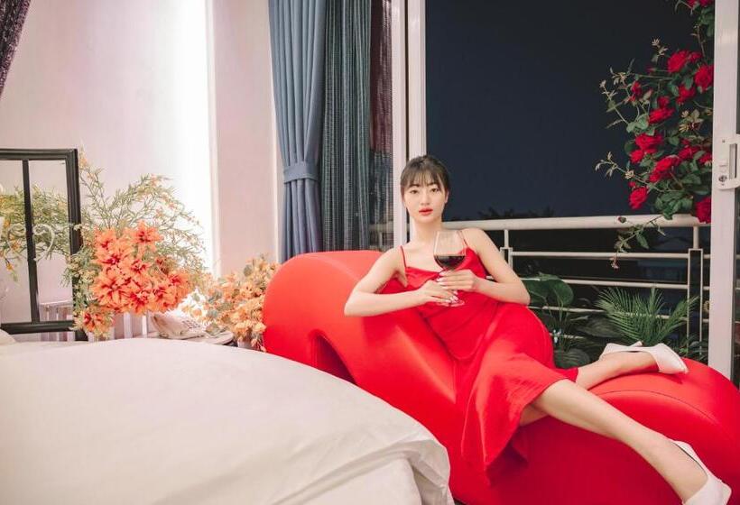 اتاق استاندارد با بالکن, Mai