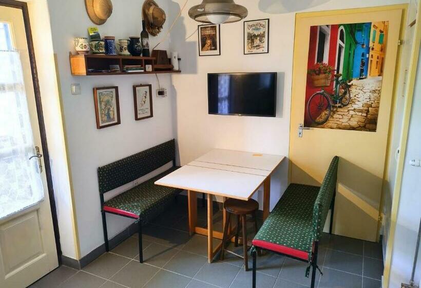 ２ベッドルームアパートメント, Bike Stop Duna