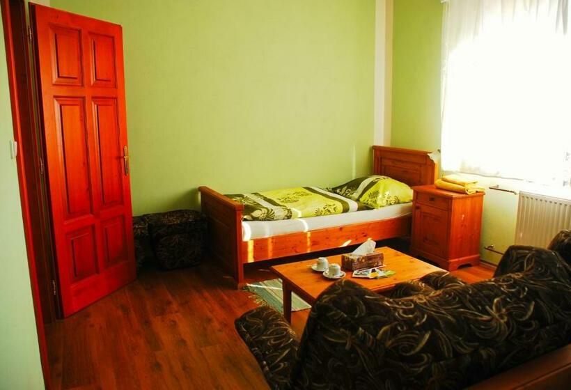 Номер Стандарт Трехместный, Hostinec A Penzion U Rezků