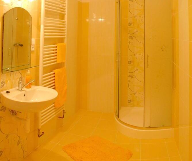 Номер Стандарт Трехместный, Hostinec A Penzion U Rezků