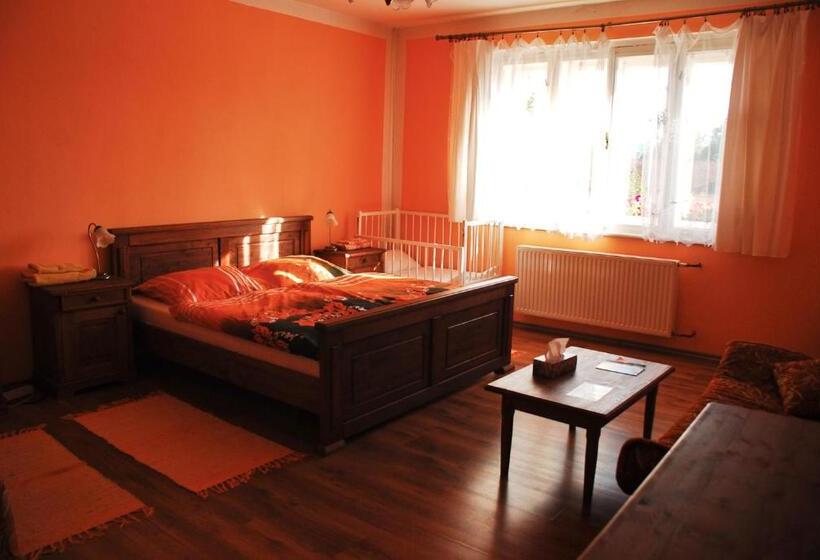 Номер Стандарт Трехместный, Hostinec A Penzion U Rezků