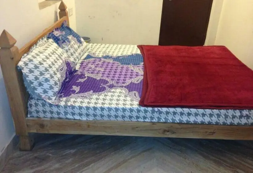 Chambre Economy, Suri Guest House