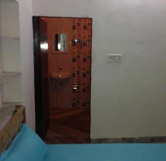 Chambre Deluxe, Suri Guest House