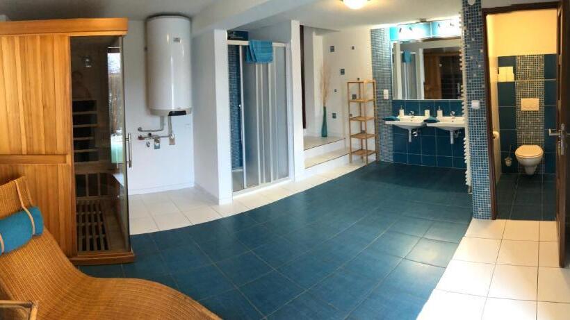 침실 2개 아파트, U Fousáče