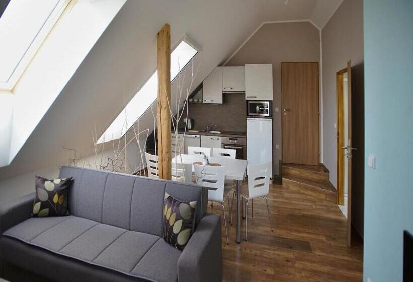 침실 1개 아파트, U Fousáče