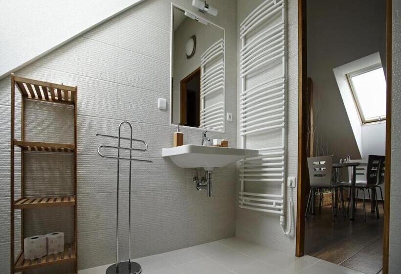 침실 1개 아파트, U Fousáče