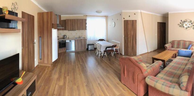 침실 1개 테라스 아파트, U Fousáče