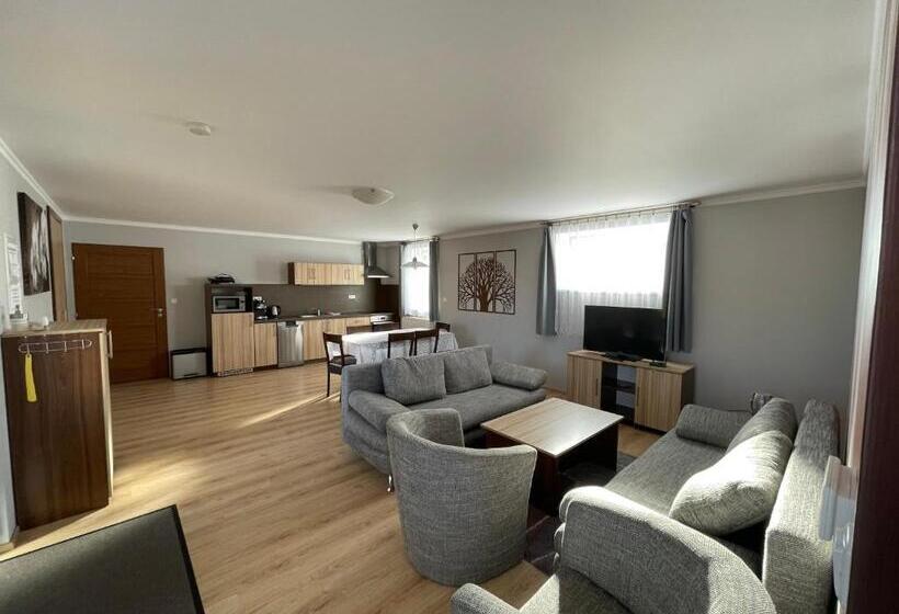 침실 2개 아파트, U Fousáče