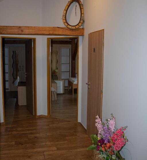 스탠다드 트리픔 룸 공동욕실, U Fousáče