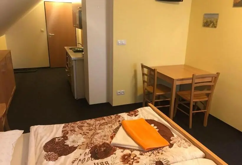 ファミリールーム, U Jeřába Komplex A