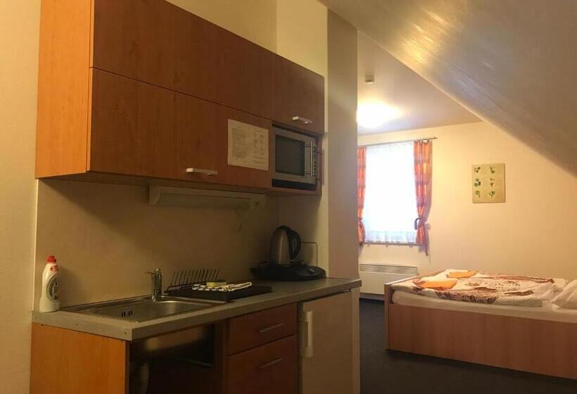 패밀리 룸, U Jeřába   Komplex A