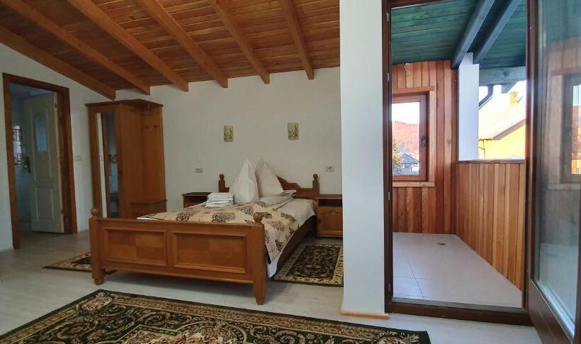 اتاق استاندارد سه نفره, Pensiunea Orhideea