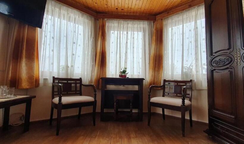 غرفة قياسية ثلاثية, Pensiunea Orhideea