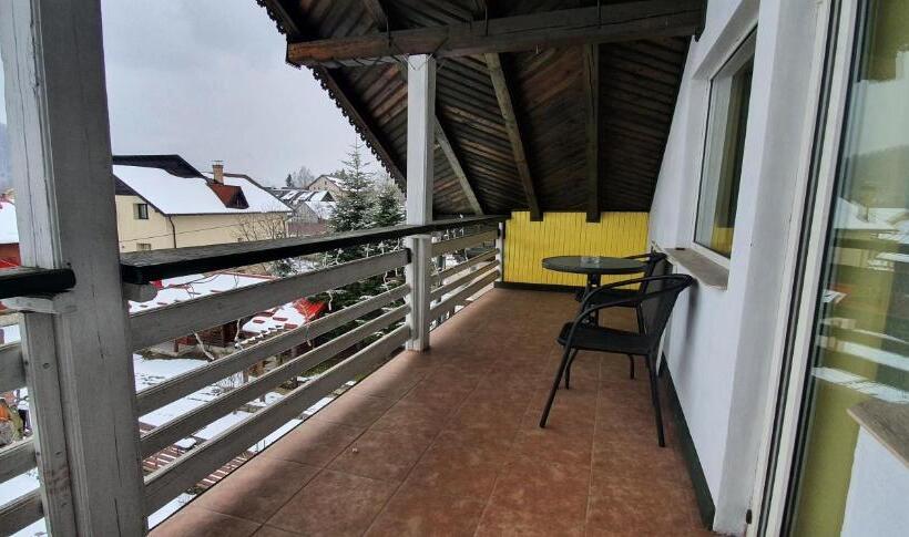 غرفة قياسية ثلاثية, Pensiunea Orhideea