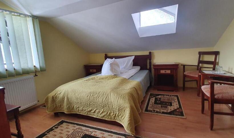 غرفة قياسية ثلاثية, Pensiunea Orhideea