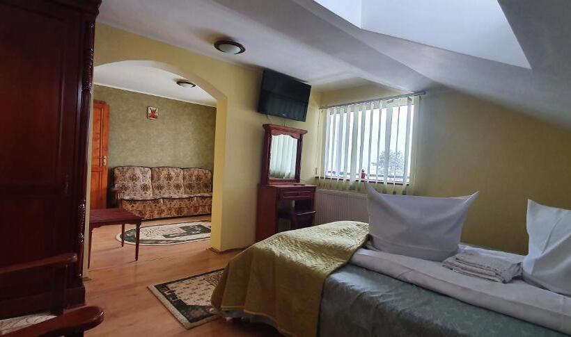 غرفة قياسية ثلاثية, Pensiunea Orhideea