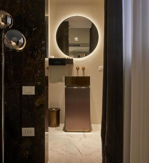 اتاق لوکس با تخت بزرگ, Redavid Dimora Di Charme